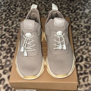 Steve Madden Beige Sneakers